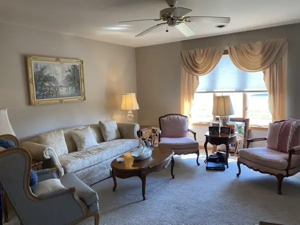 523 Hidden Oak DR, Hobart, IN 46342