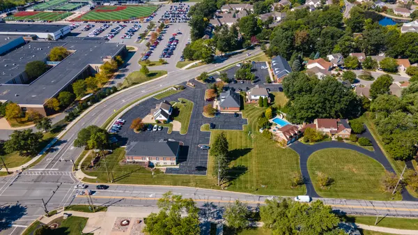 460 Vale Park RD, Valparaiso, IN 46385