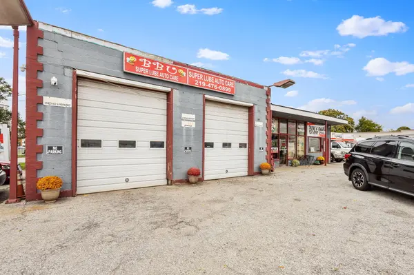 1003 Calumet AVE, Valparaiso, IN 46383