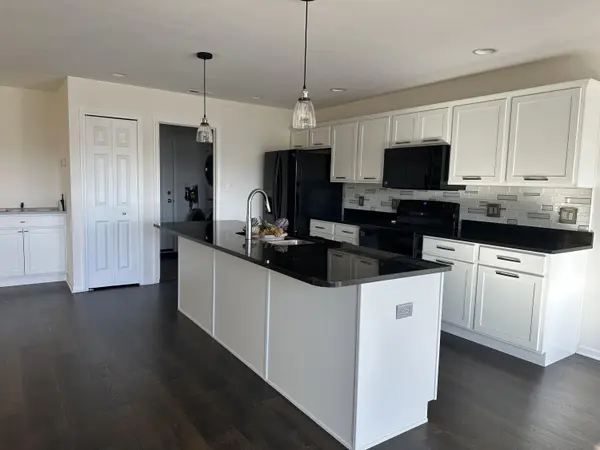 2857 Brisbane DR, Valparaiso, IN 46385