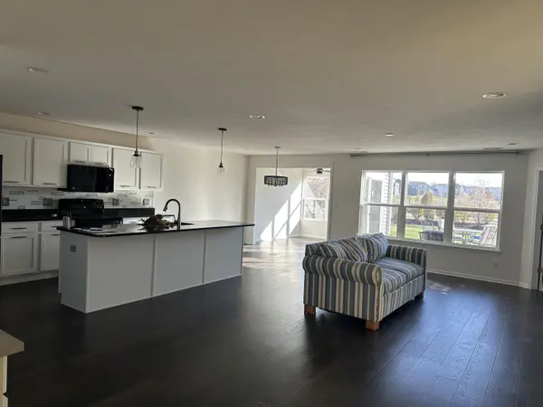 2857 Brisbane DR, Valparaiso, IN 46385