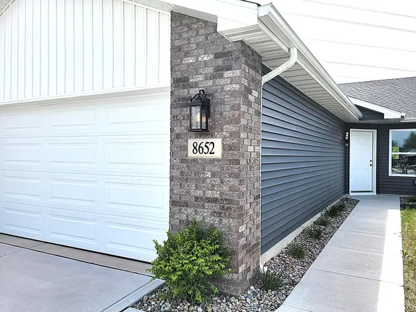 8652 Madison Street, Merrillville, IN 46410