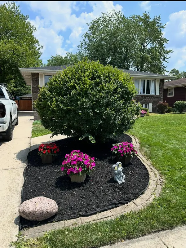 8027 Kooy Drive, Munster, IN 46321