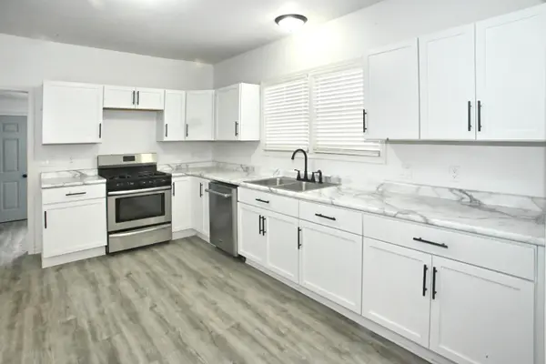 1717 Crocker ST, Chesterton, IN 46304