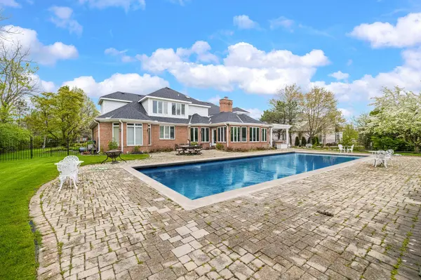 955 Killarney DR, Dyer, IN 46311