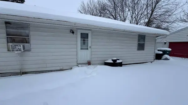123 Laurel ST, La Porte, IN 46350