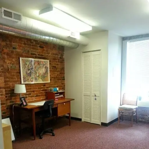 13 Lincolnway #302, Valparaiso, IN 46383