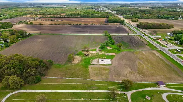 4898 E St Rd 10, Demotte, IN 46310