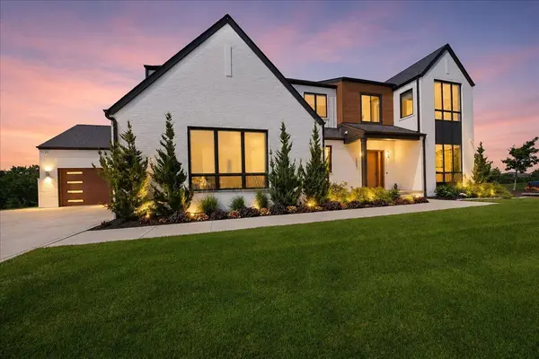 10092 Tall Grass TRL, St. John, IN 46373