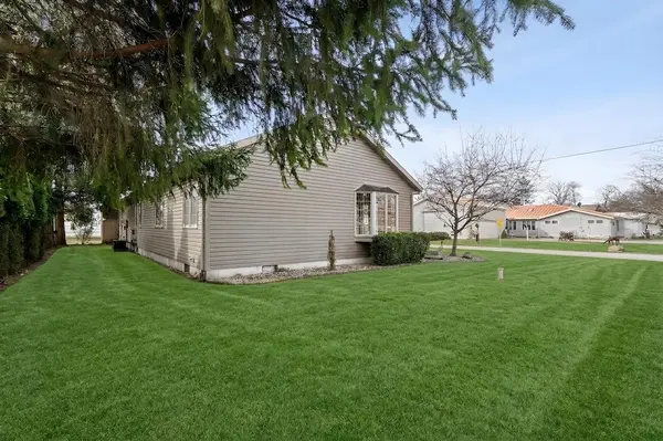 4100 East DR, Knox, IN 46534