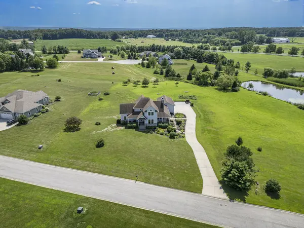 10078 N Halstead DR, La Porte, IN 46350