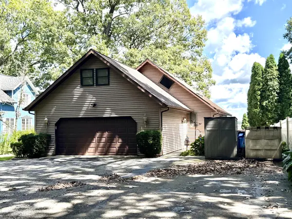 563 Waverly RD, La Porte, IN 46350