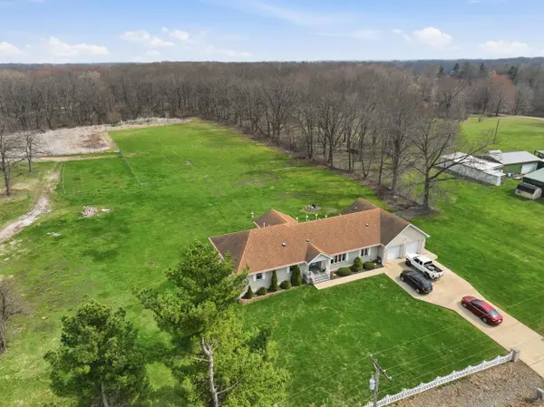 1251 N Mineral Springs RD, Porter, IN 46304