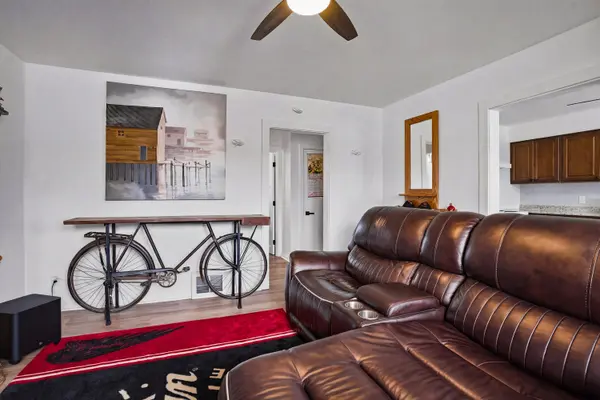 1216 W 37th PL, Hobart, IN 46342