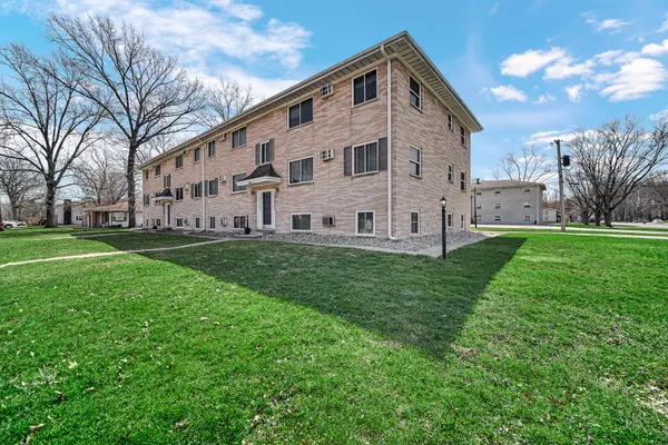 1623 Portage AVE, Chesterton, IN 46304