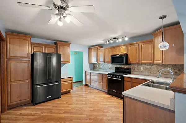 9542 Roosevelt PL, Crown Point, IN 46307