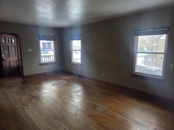 7 Beverly BLVD, Hobart, IN 46342