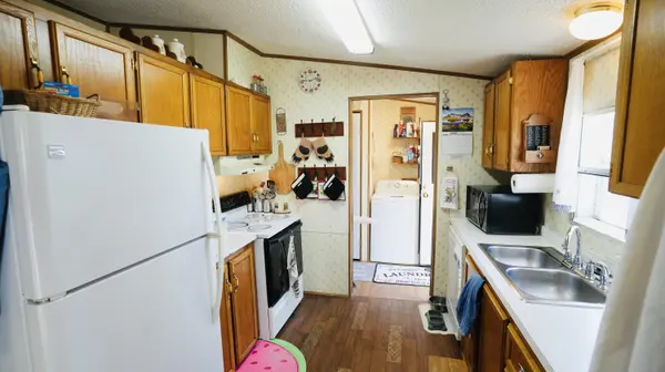 511 W Vine ST, North Judson, IN 46366