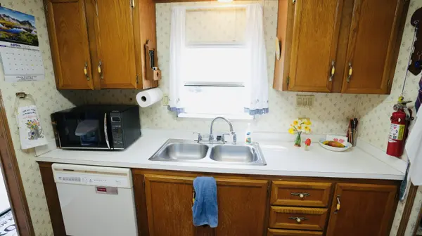511 W Vine ST, North Judson, IN 46366