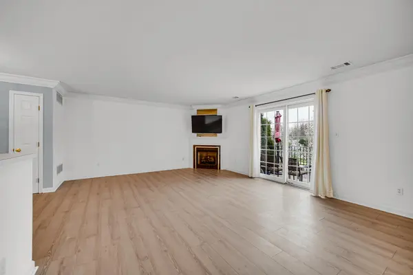 2649 Georgetowne #B2, Highland, IN 46322