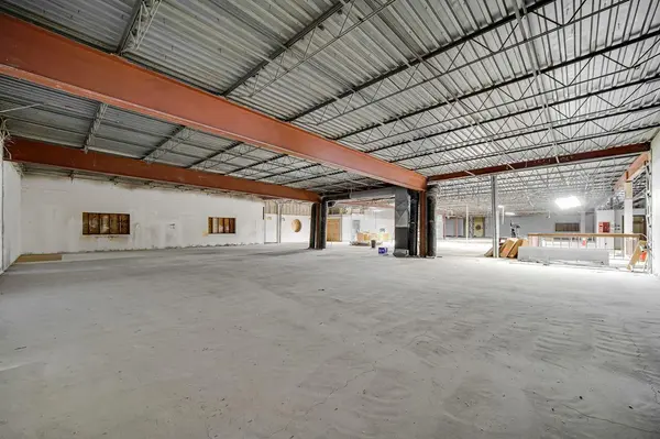 4200 W Lincoln Highway, Merrillville, IN 46410