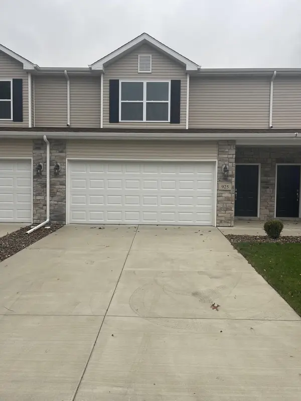 925 Paula CT, Hobart, IN 46342