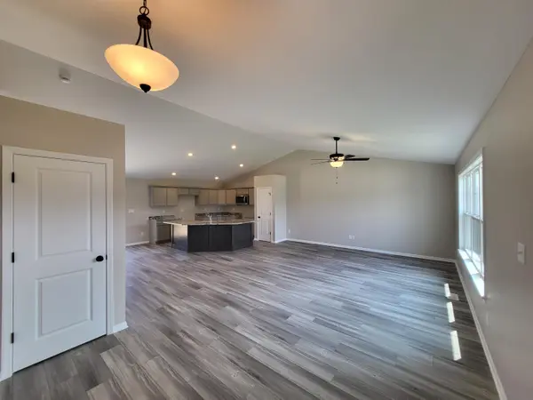5088 Richard DR, Lowell, IN 46356