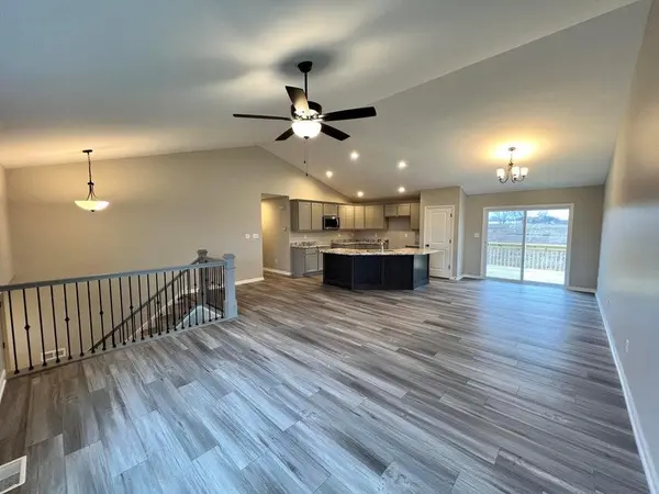 5033 Richard DR, Lowell, IN 46356