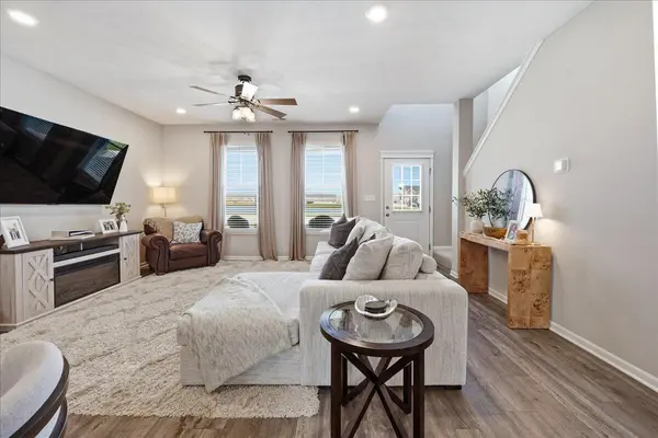 1043 E 117th Lane, Crown Point, IN 46307