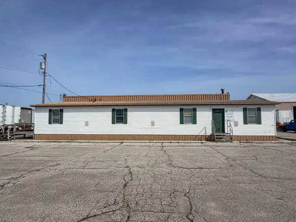 1157 E 150, La Porte, IN 46350
