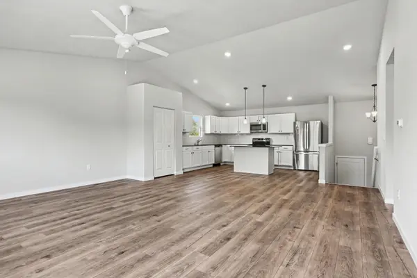 1107 E Henry DR, Knox, IN 46534