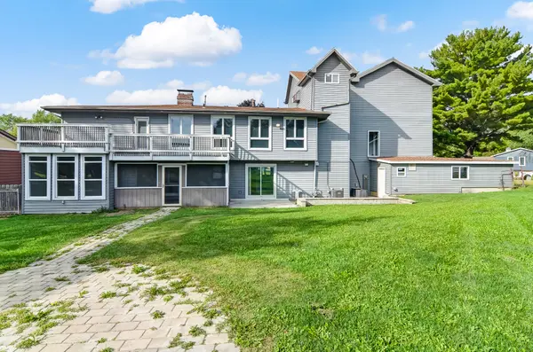 2212 Elm Tree LN, Crown Point, IN 46307