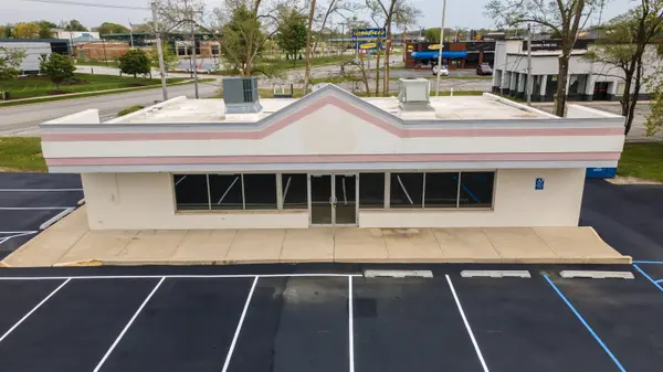 2306 Calumet AVE, Valparaiso, IN 46383