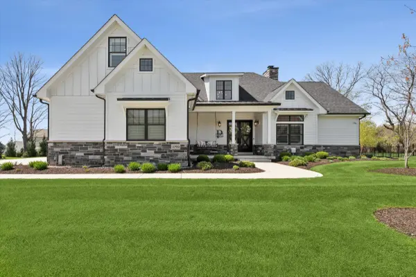 3703 Elio WAY, Valparaiso, IN 46385