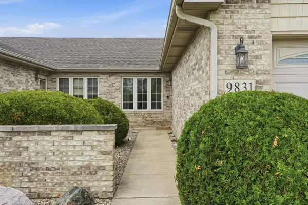 9831 Hart ST, St. John, IN 46373