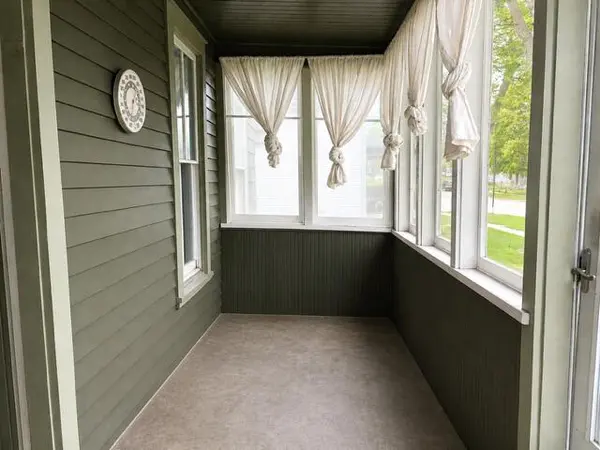 205 Noble ST, La Porte, IN 46350