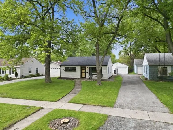 323 S Pettibone Street, Crown Point, IN 46307