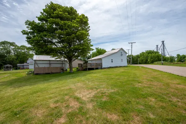 307 W 6th, Earl Park, IN 47942
