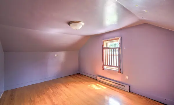 307 W 6th, Earl Park, IN 47942