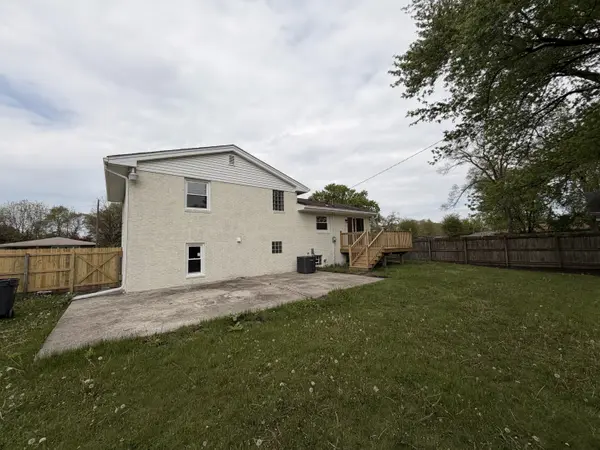 621 E 52nd AVE, Merrillville, IN 46410