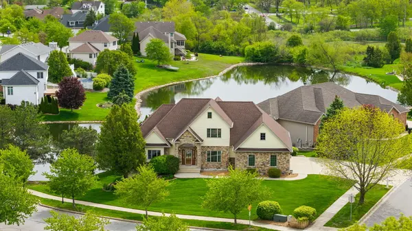 821 Mary Ellen DR, Crown Point, IN 46307