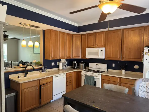 322 Village SQ, Burns Harbor, IN 46304