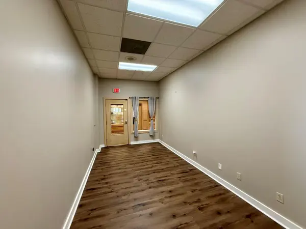 150 W Lincolnway #3003, Valparaiso, IN 46383