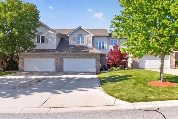 8124 Tuckaway CT, Crown Point, IN 46307