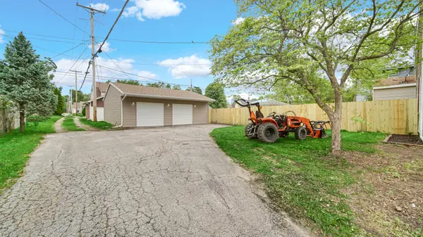 406 D ST, La Porte, IN 46350