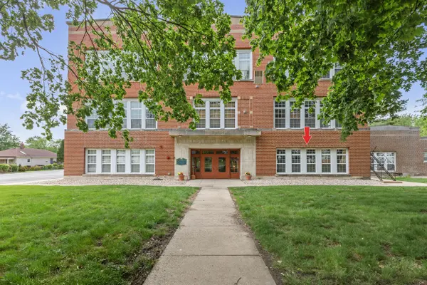 311 S Court Street #104, Crown Point, IN 46307