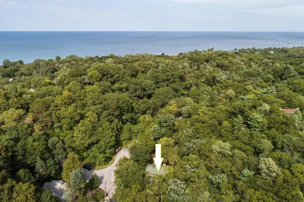 21 Woodland Trail, Ogden Dunes, IN 46368