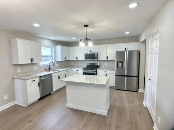13233 Roosevelt PL, Crown Point, IN 46307
