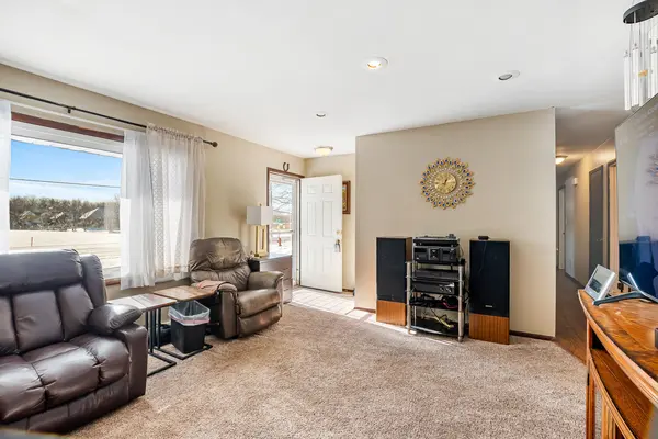 1749 Green Meadow LN, Chesterton, IN 46304