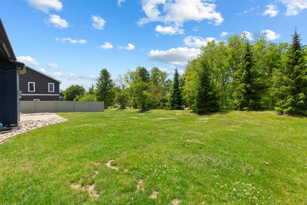 4705 Hyde Park DR, Valparaiso, IN 46383